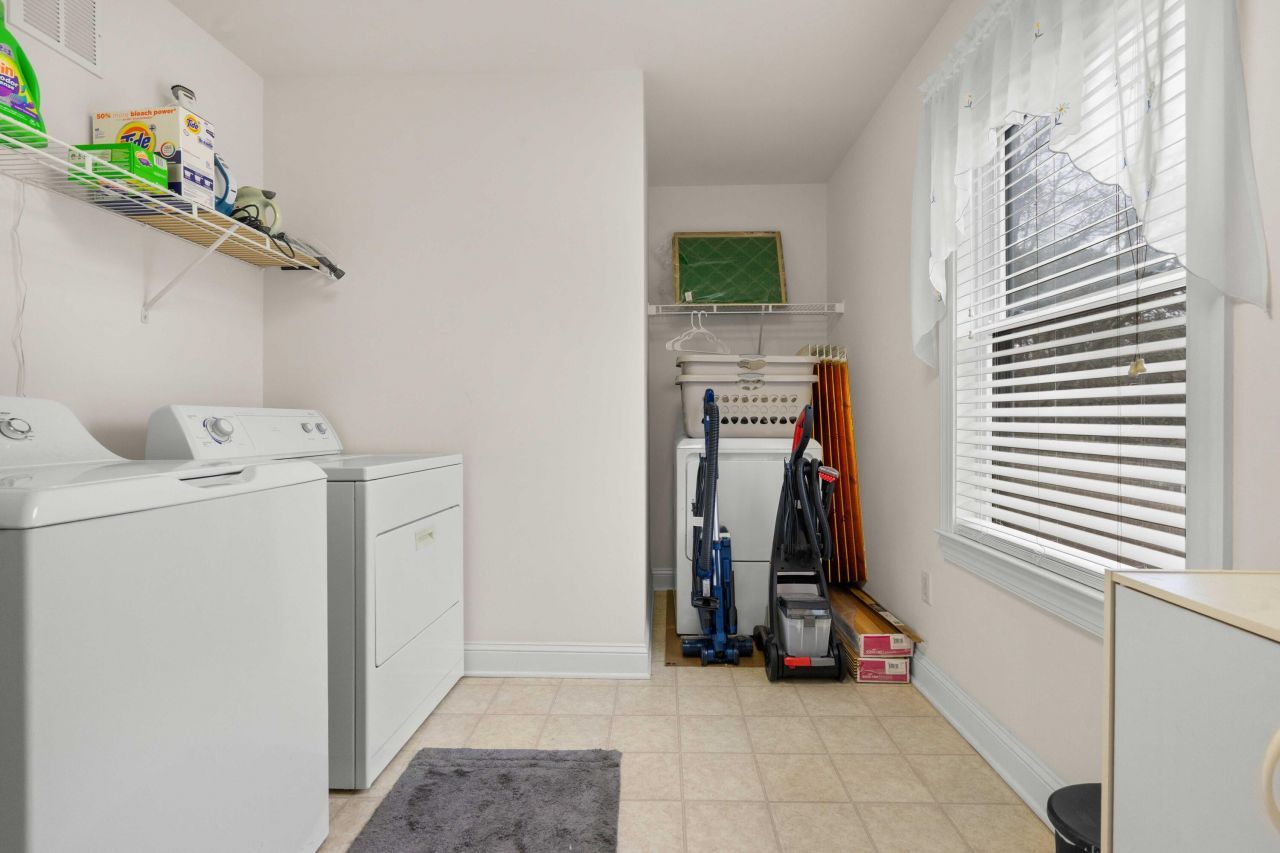 1480 Country Club Circle Photo 45