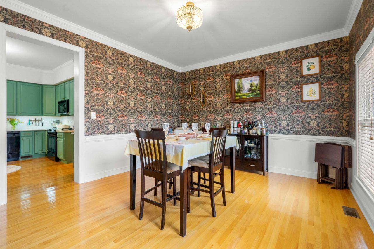 1480 Country Club Circle Photo 5