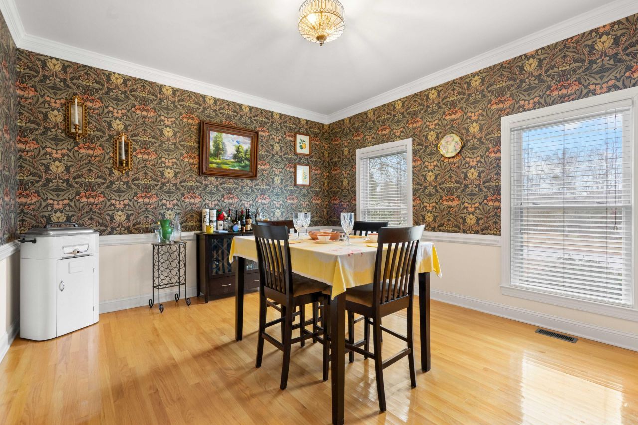 1480 Country Club Circle Photo 6