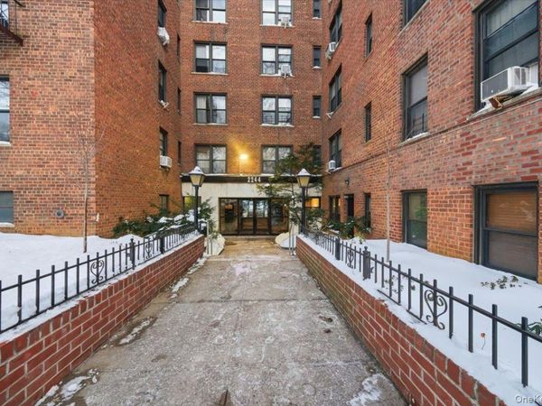 2244 Bronx Park E, Unit 3E, Bronx, NY 10467