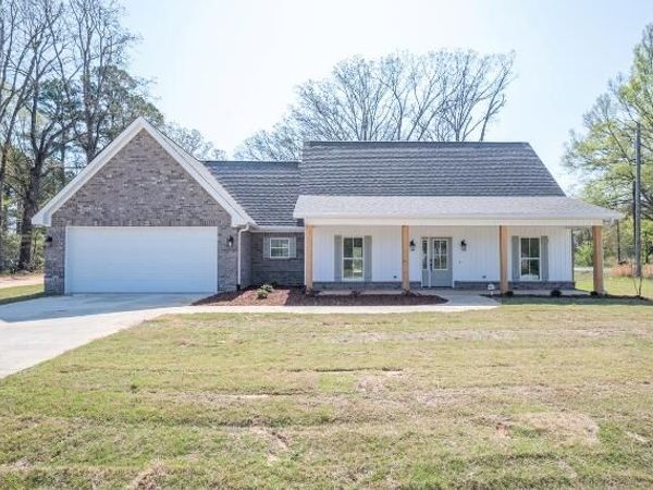 22 Laura's Cove, Starkville, MS 39759