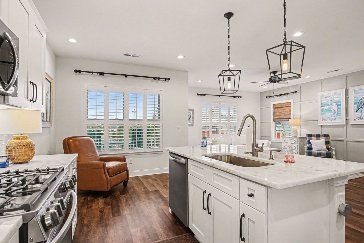 244 Gloucester Way Photo 12