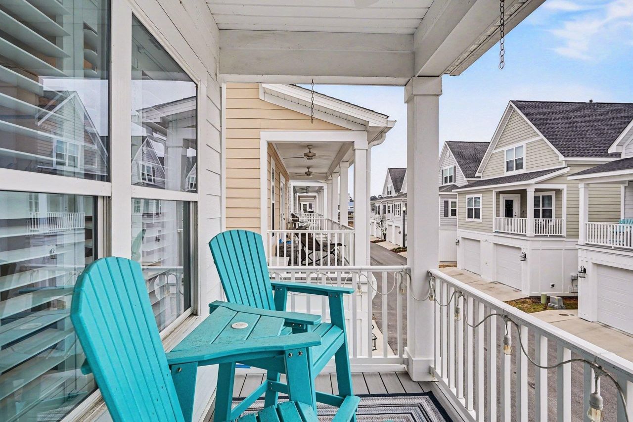 244 Gloucester Way Photo 16