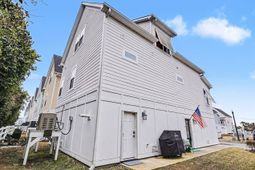 244 Gloucester Way photo 4