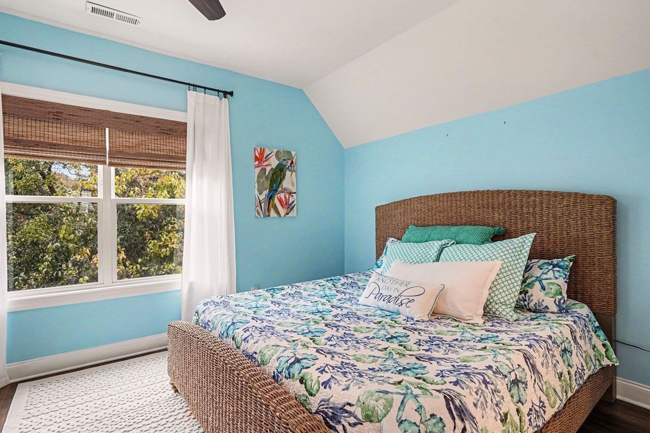 244 Gloucester Way Photo 24