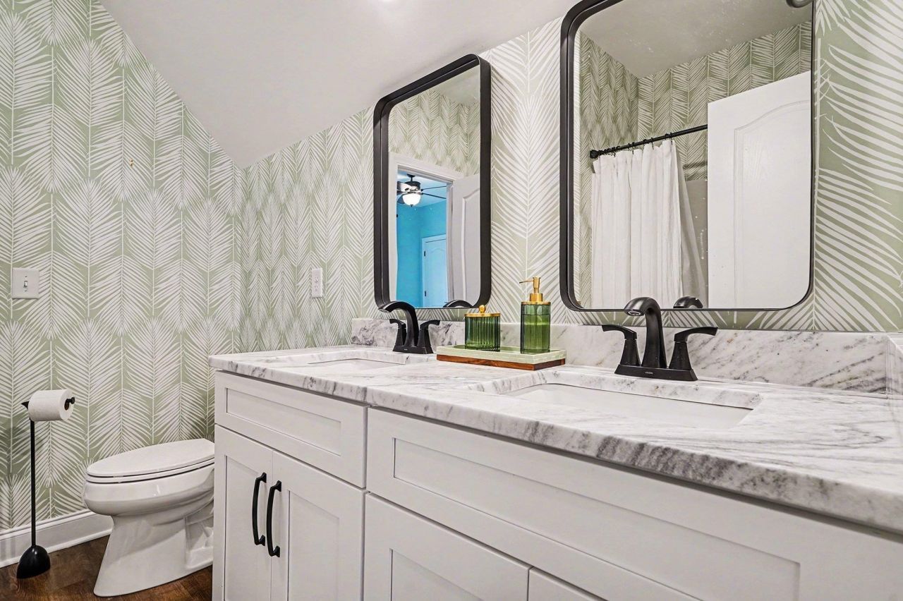 244 Gloucester Way Photo 26