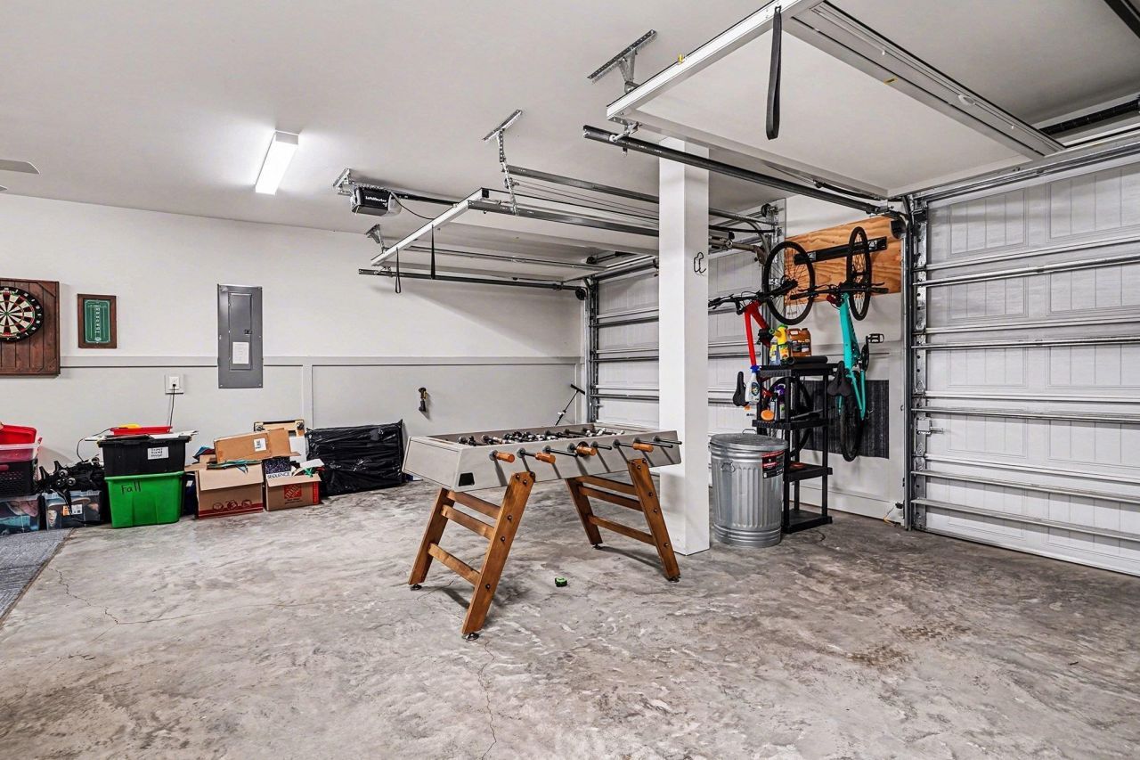 244 Gloucester Way Photo 32