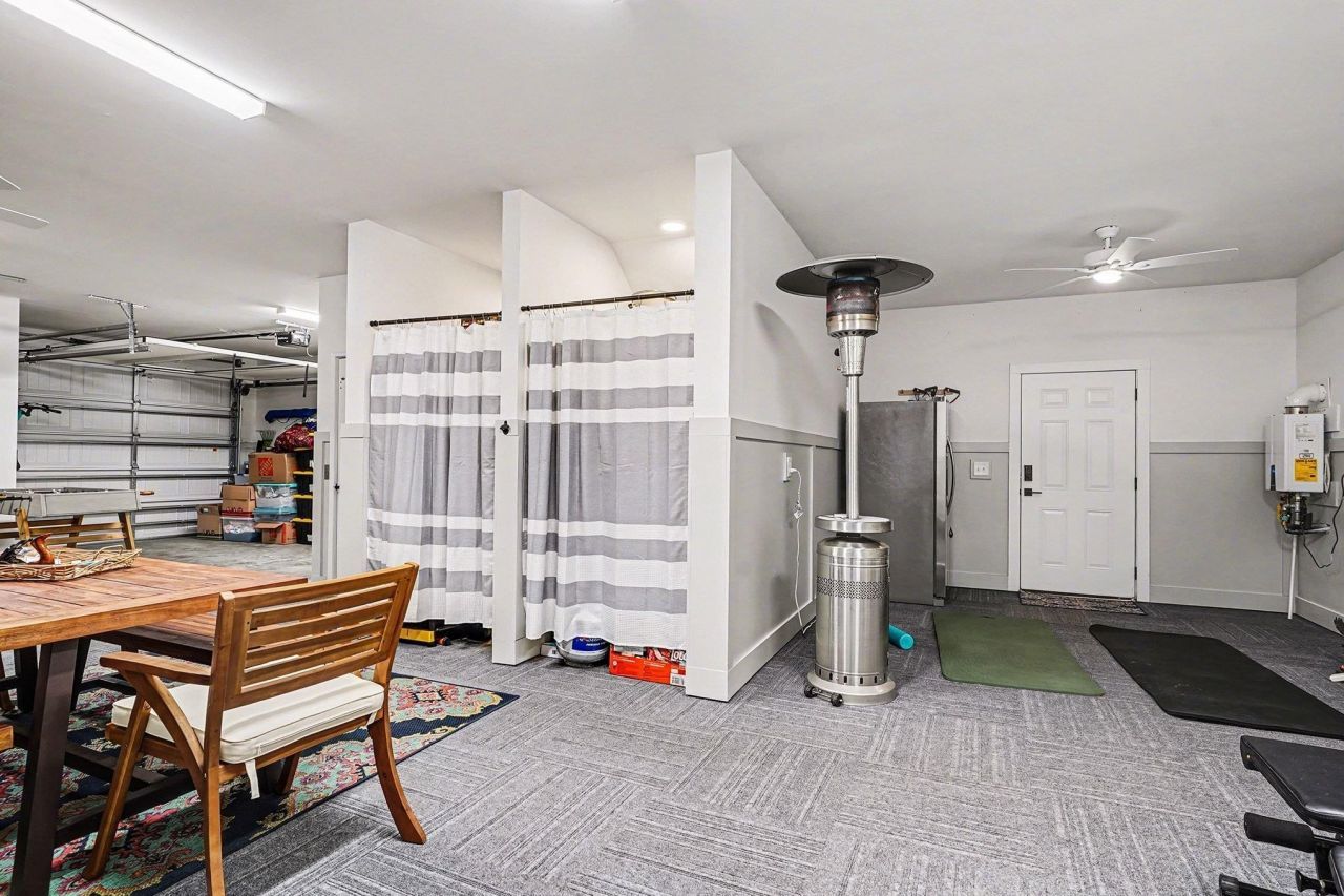 244 Gloucester Way Photo 33