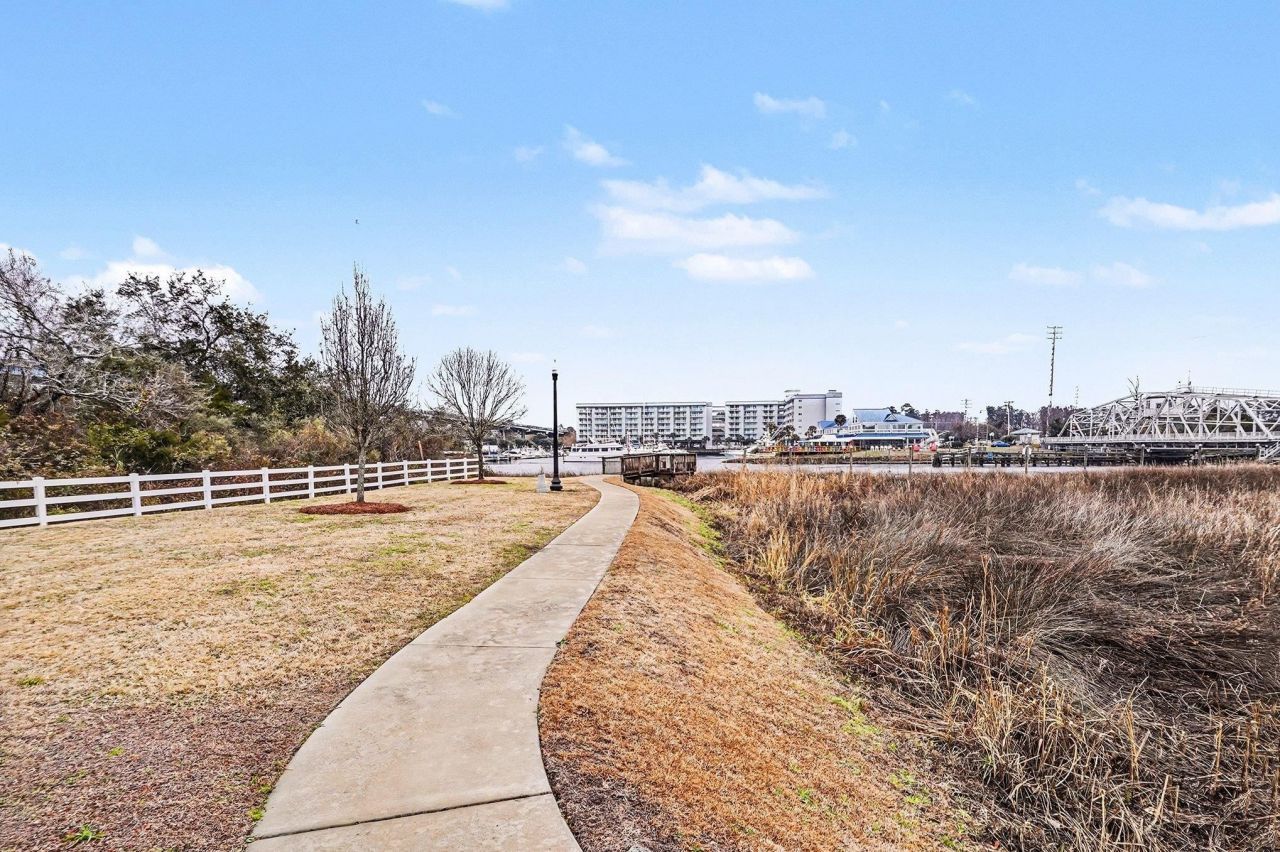 244 Gloucester Way Photo 35