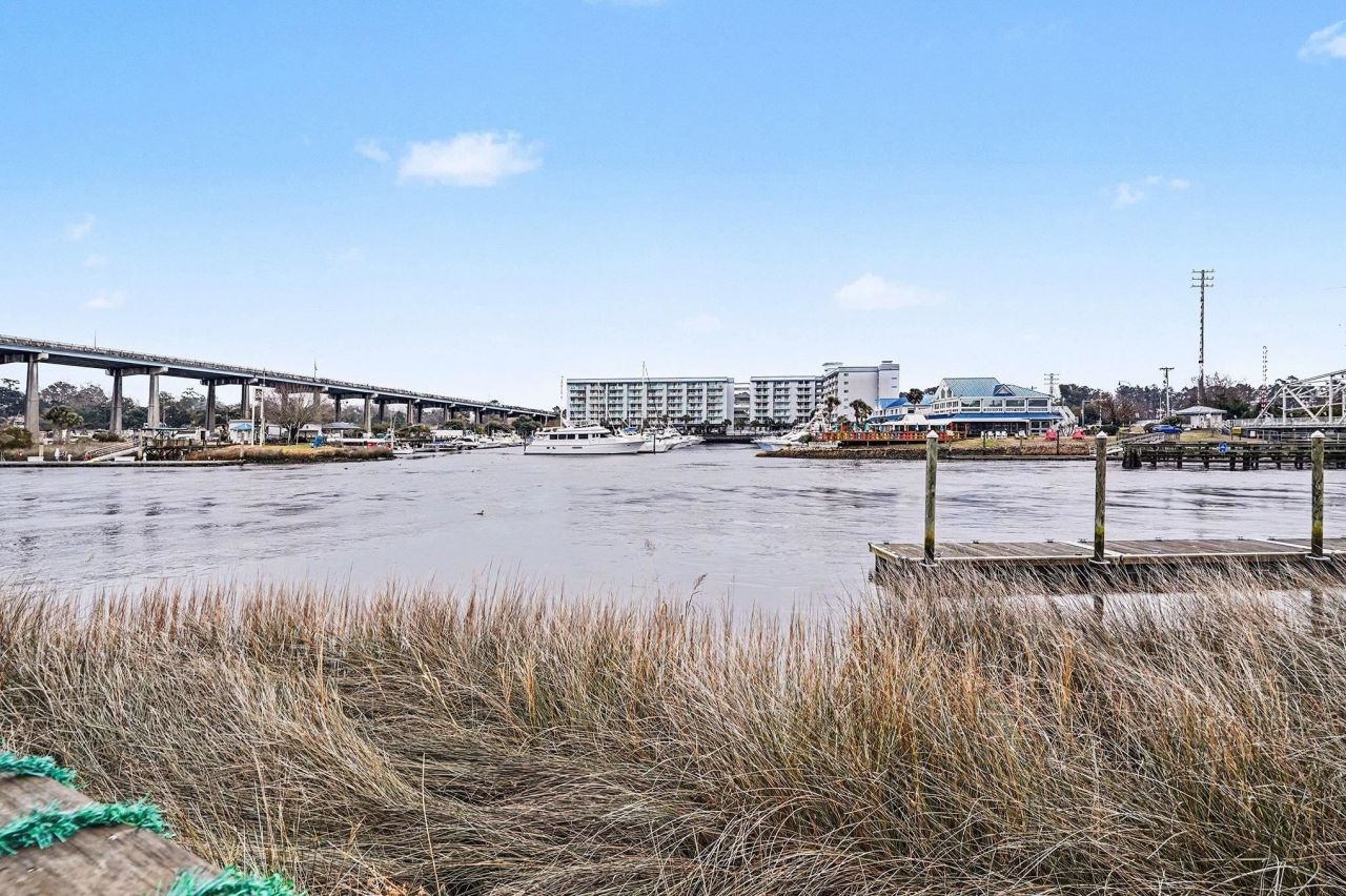 244 Gloucester Way Photo 38