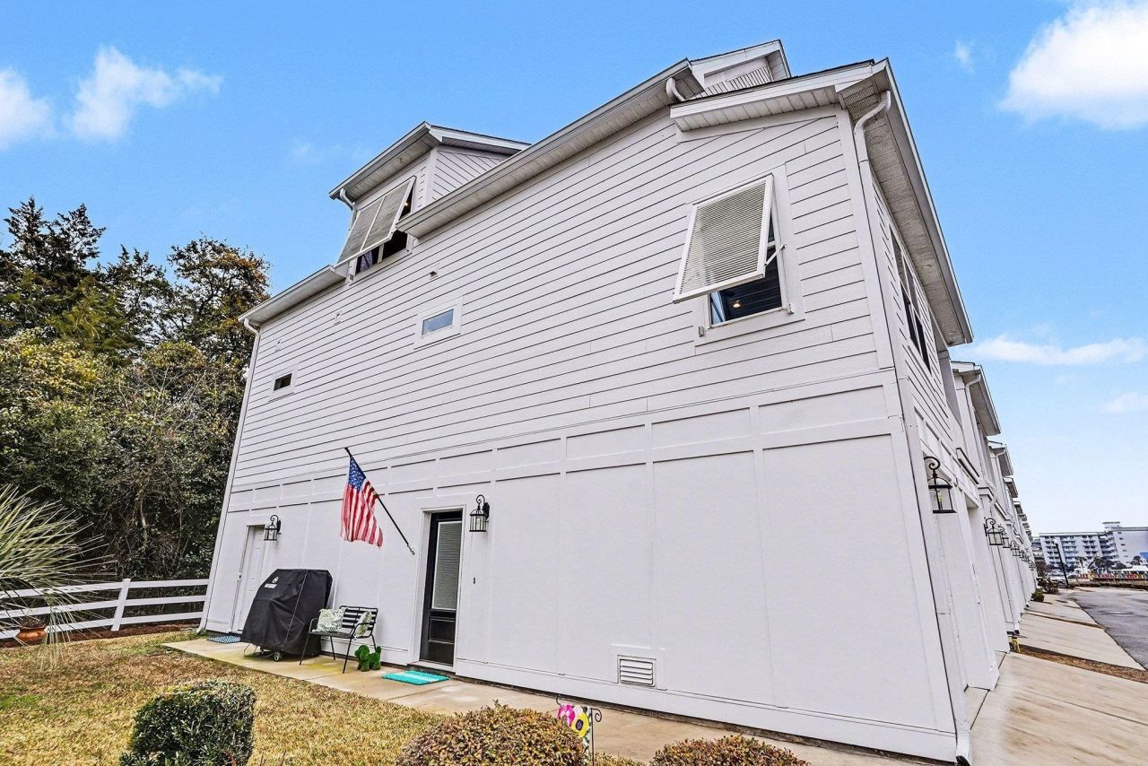 244 Gloucester Way Photo 39