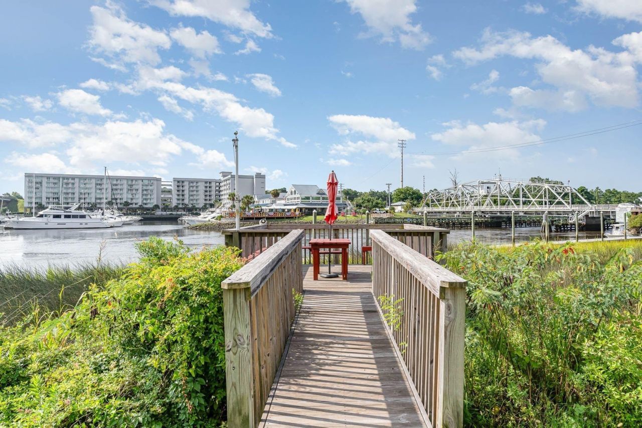 244 Gloucester Way Photo 41