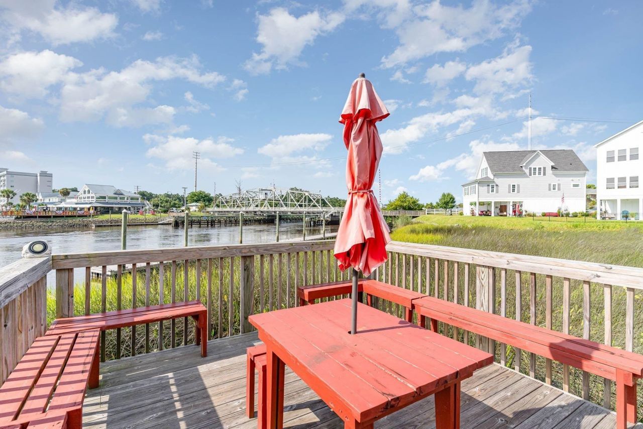 244 Gloucester Way Photo 42