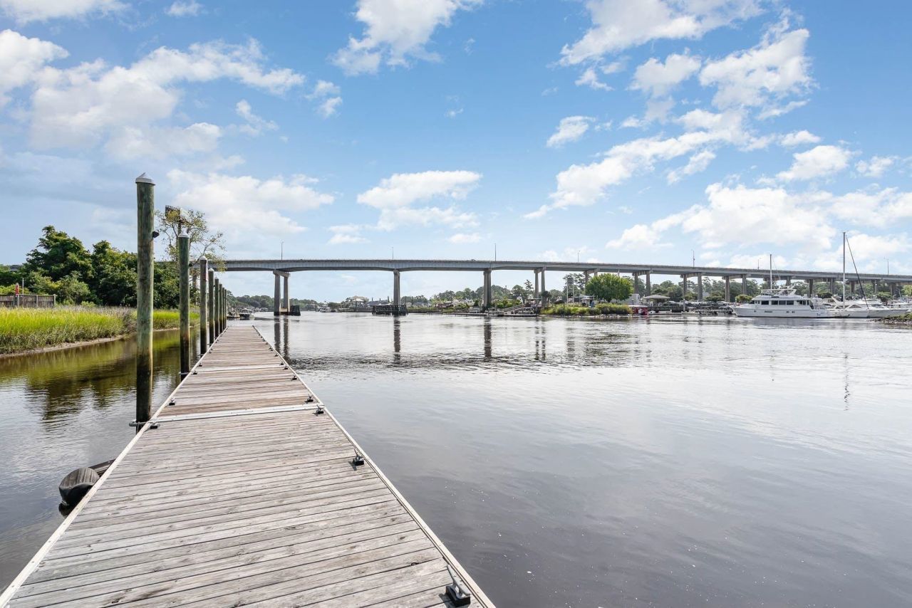 244 Gloucester Way Photo 46