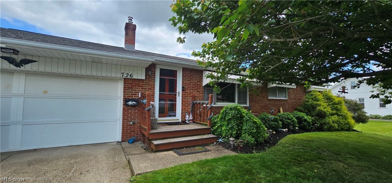 726 Warren Street Sw, Massillon, OH 44647 Main Photo