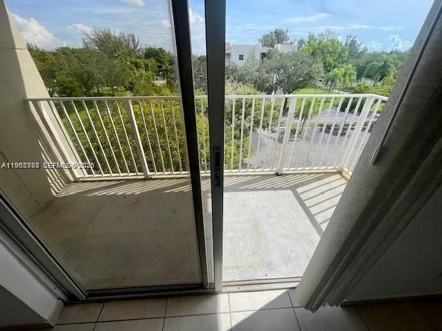 8260 SW 210th St , Unit 311, Cutler Bay, FL 33189 Photo