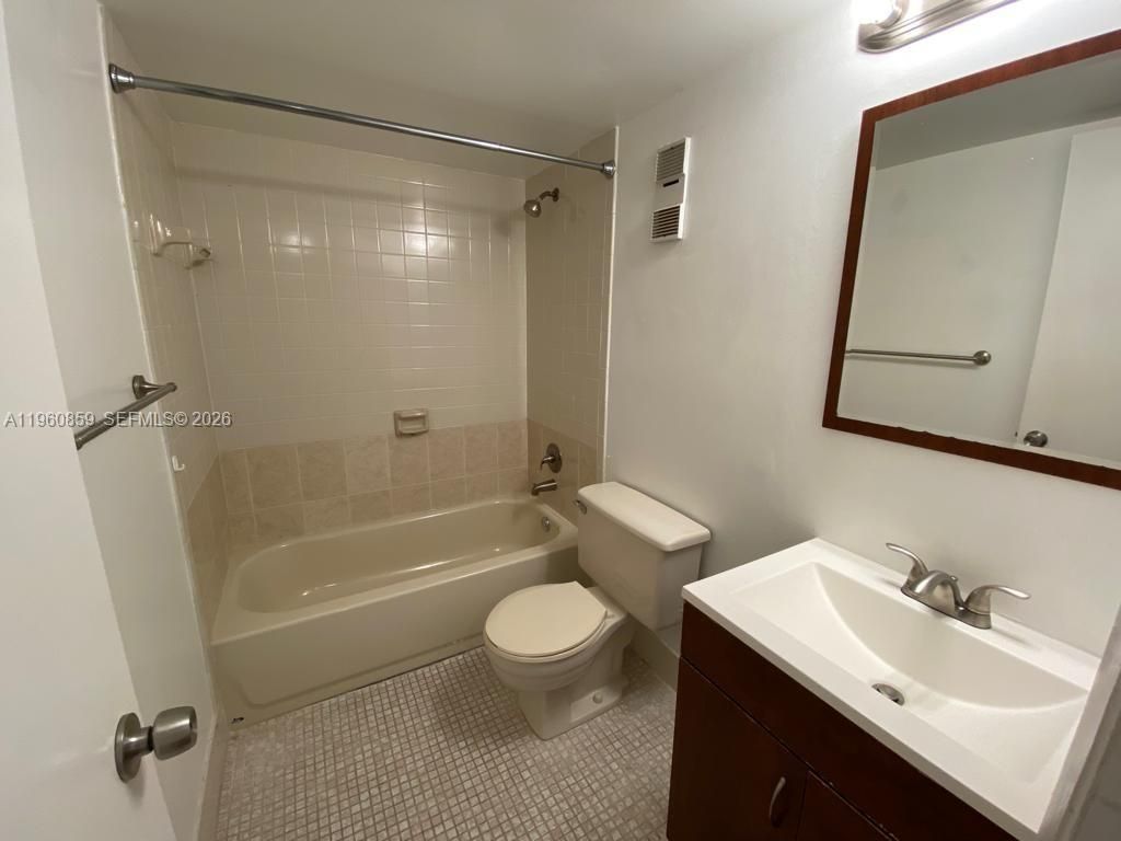 8540 N Sherman Cir , Unit 307, Miramar, FL 33025 Photo