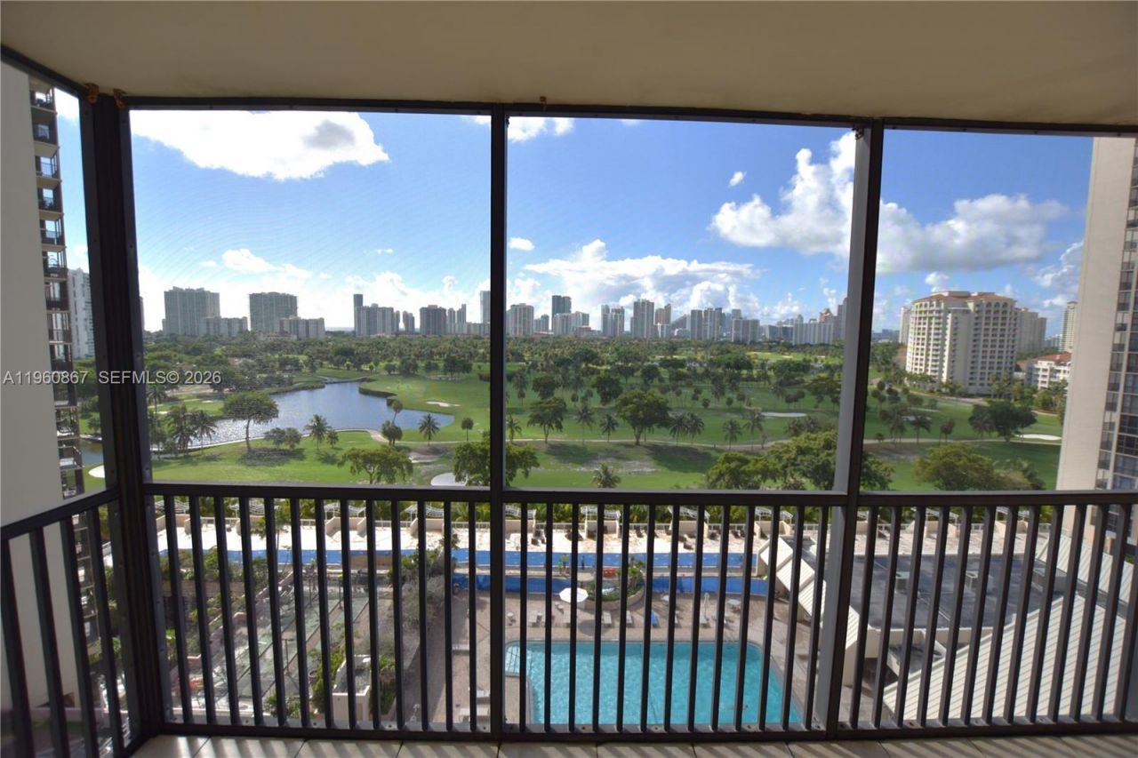 20301 W Country Club Dr , Unit 1425, Aventura, FL 33180 Photo