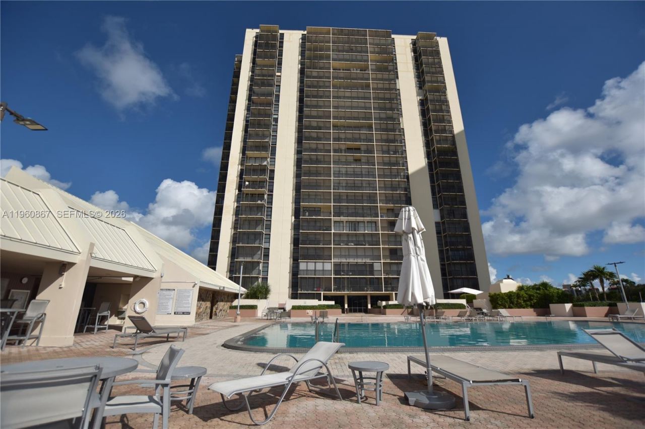 20301 W Country Club Dr , Unit 1425, Aventura, FL 33180 Photo