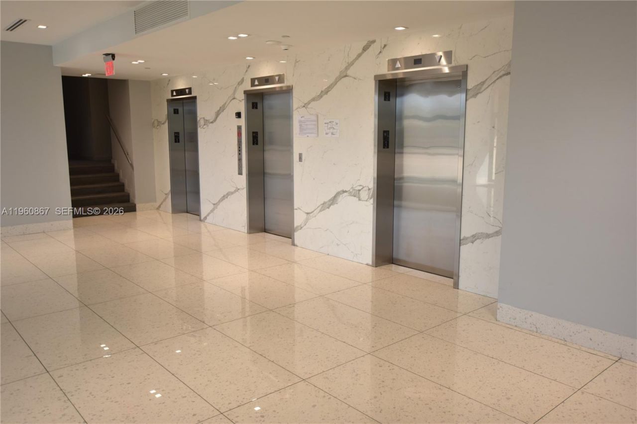 20301 W Country Club Dr , Unit 1425, Aventura, FL 33180 Photo