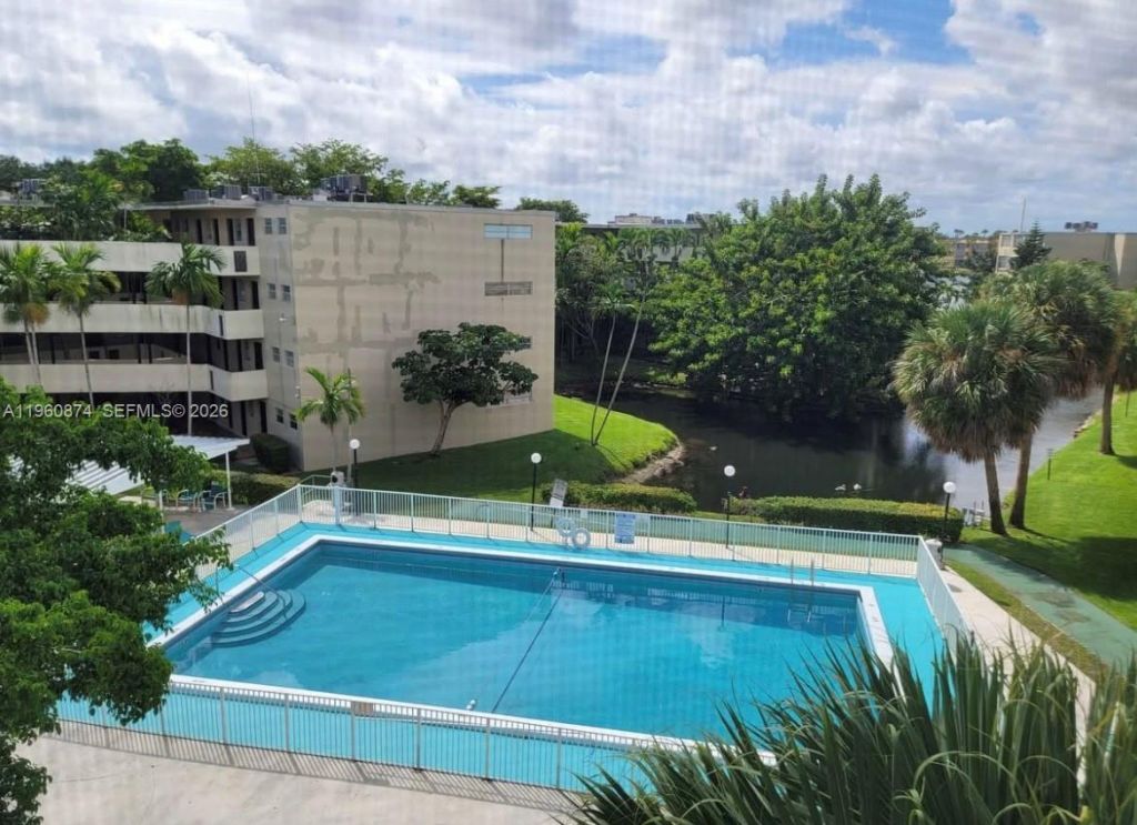 1680 NE 191st St, Unit 410-2, Miami, FL 33179 Photo