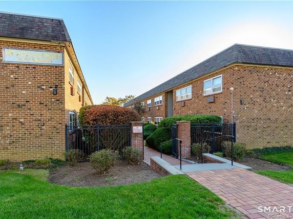 637 Cove, Unit C19, Stamford, CT 06902