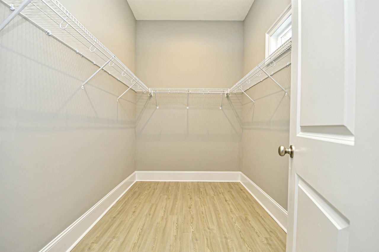 277 Waterfall Circle Photo 17