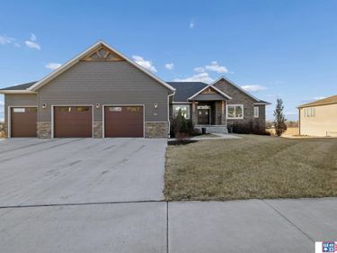 302 S Blackburn Avenue, York, NE 68467