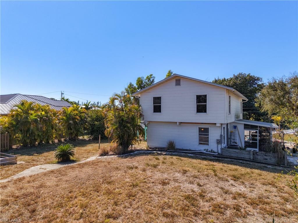 8628 Yukon Ct, Saint James City, FL 33956 Photo