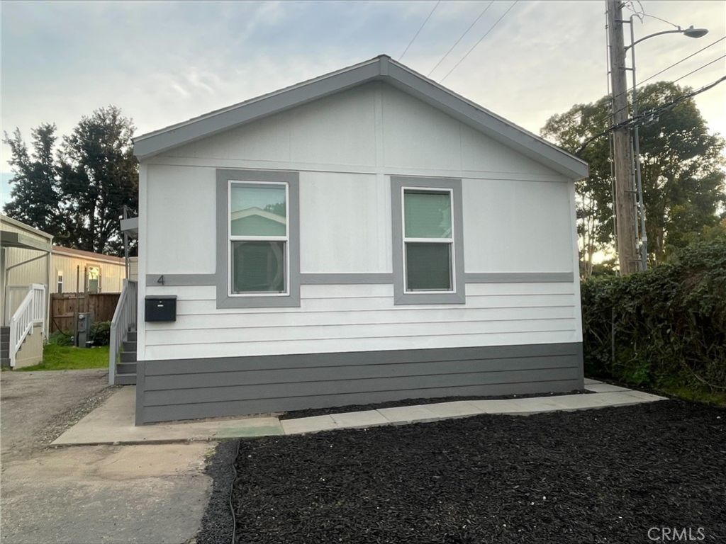 520 Pine Avenue, Unit 4, Goleta, CA 93117 Main Photo