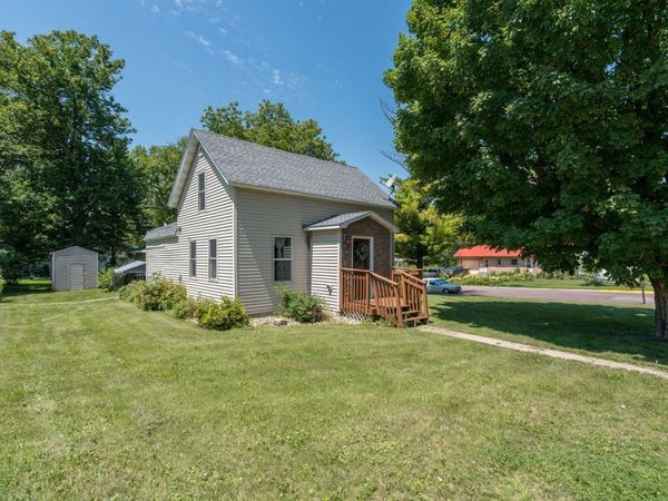 415 8th Street N, Mountain Lake, MN 56159