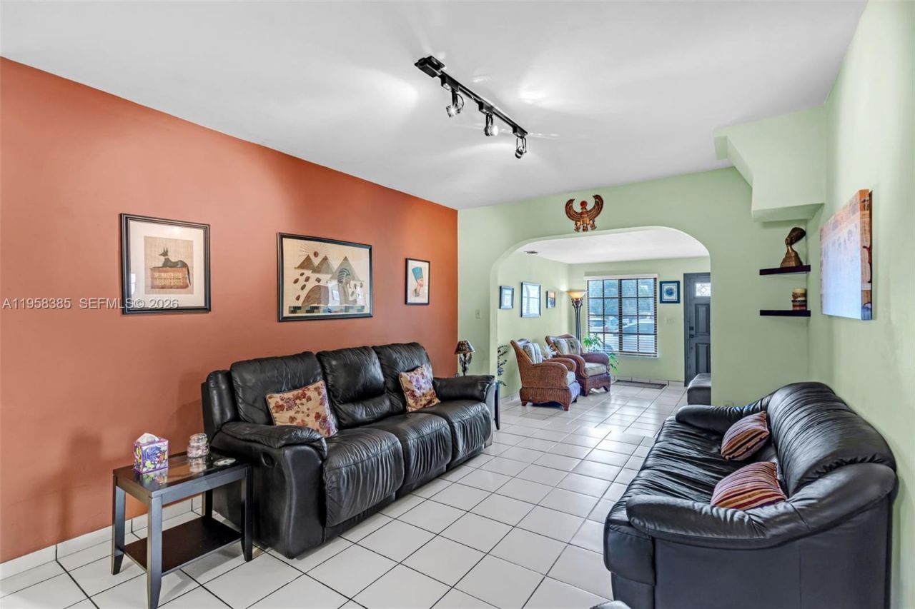 249 Carlisle Dr, Miami Springs, FL 33166 Photo