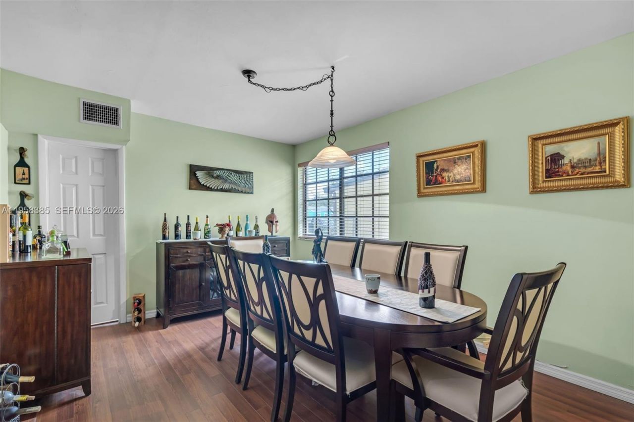 249 Carlisle Dr, Miami Springs, FL 33166 Photo