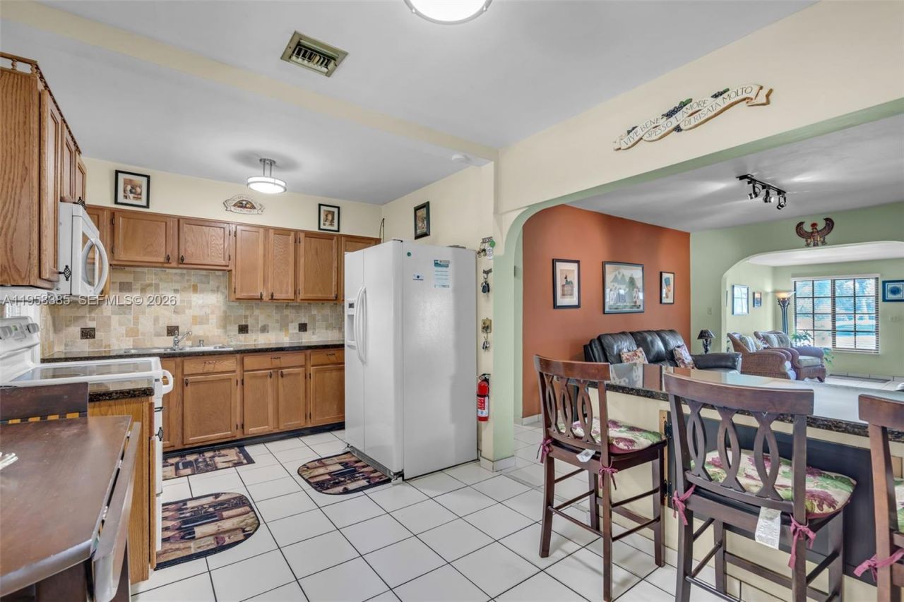 249 Carlisle Dr, Miami Springs, FL 33166 Photo