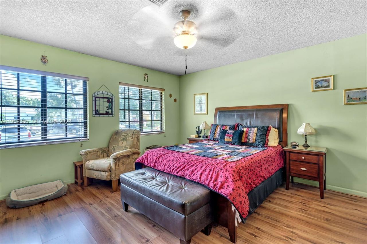 249 Carlisle Dr, Miami Springs, FL 33166 Photo