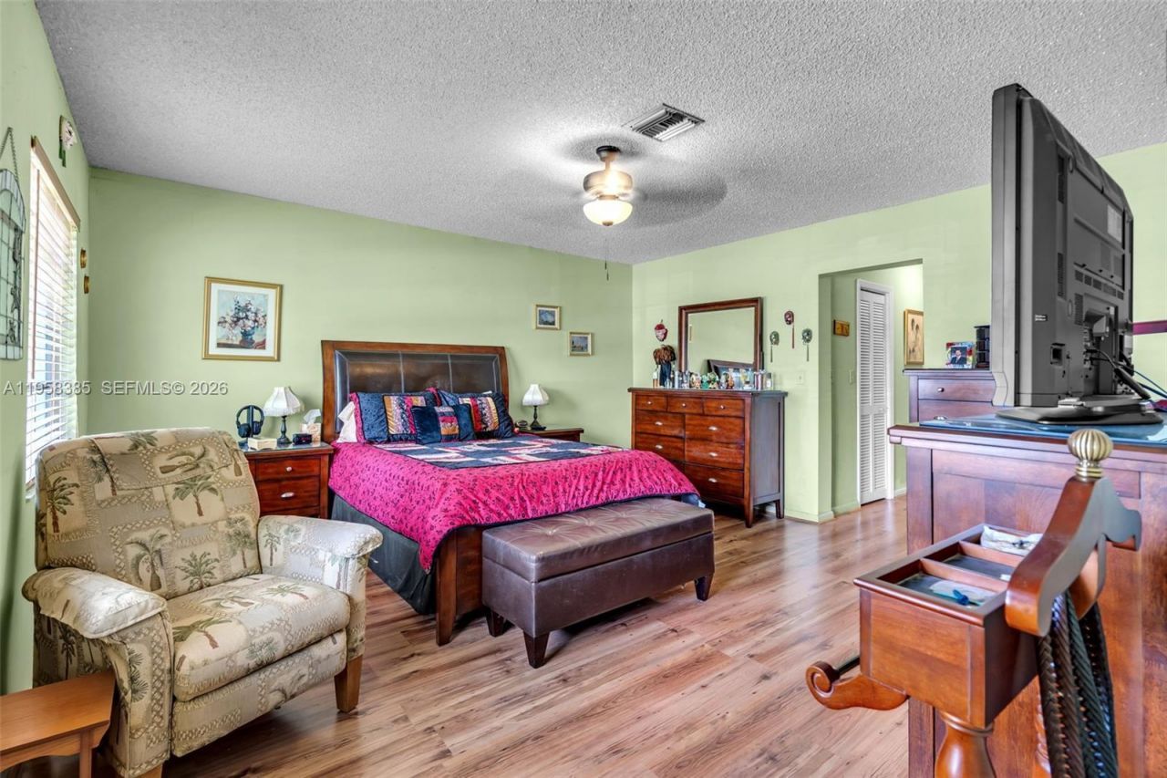 249 Carlisle Dr, Miami Springs, FL 33166 Photo