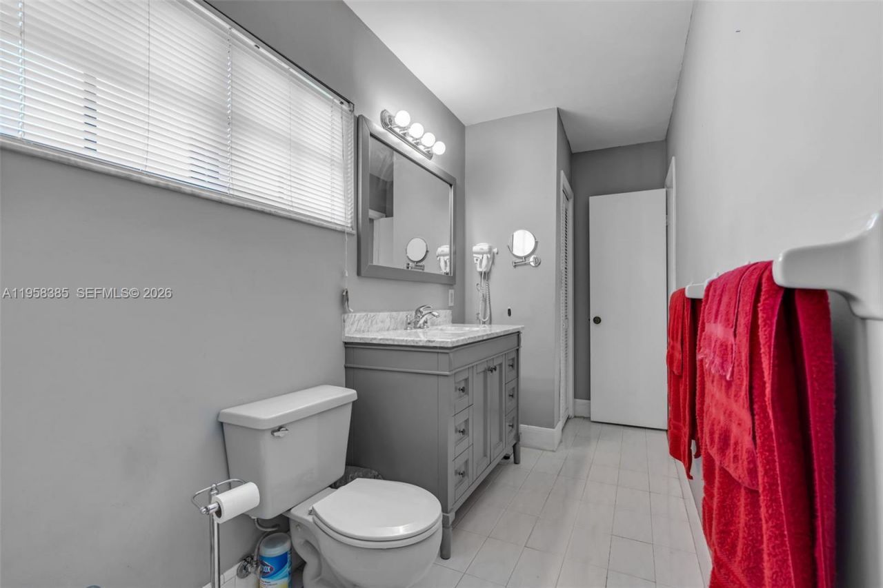 249 Carlisle Dr, Miami Springs, FL 33166 Photo