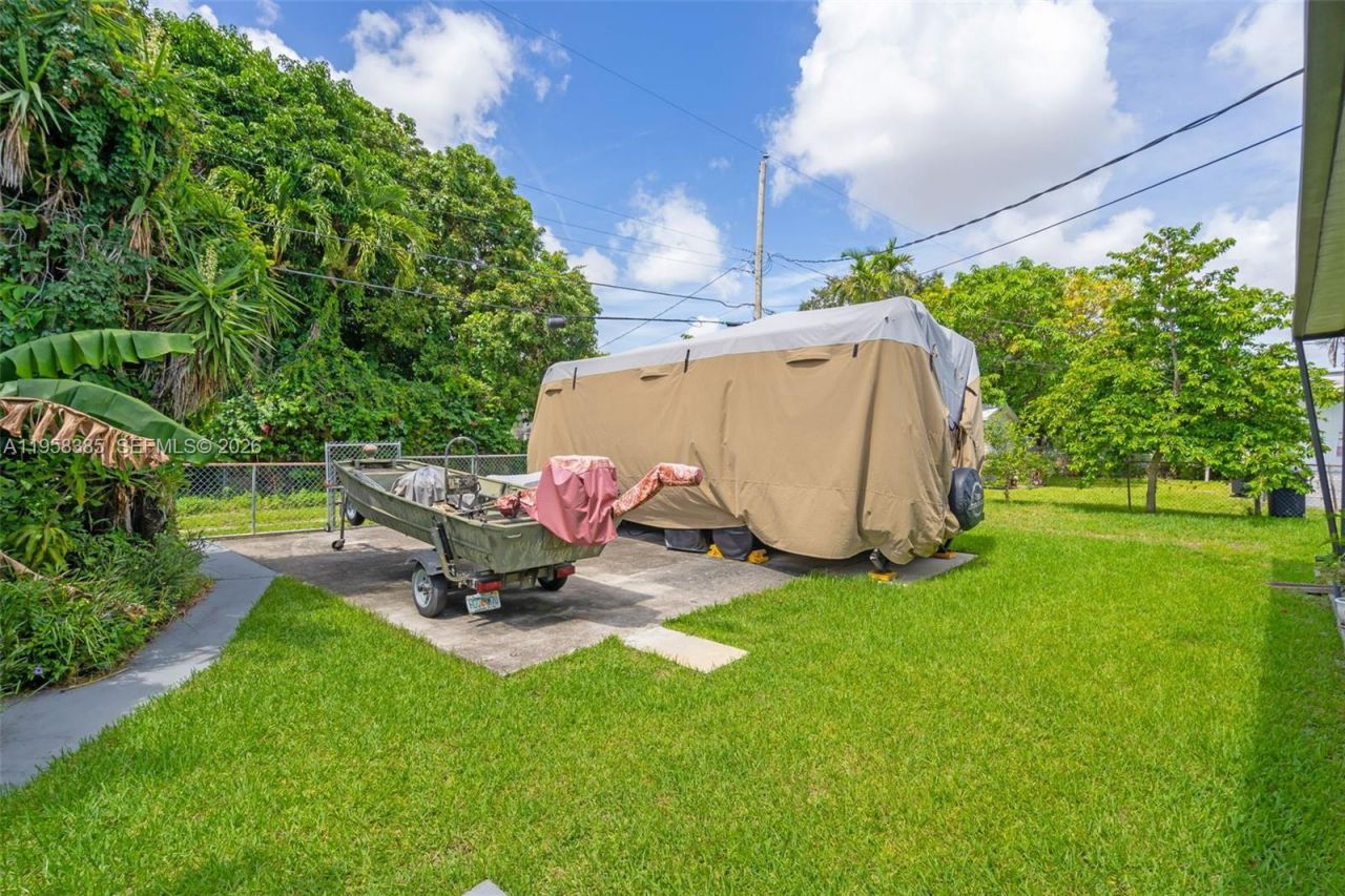 249 Carlisle Dr, Miami Springs, FL 33166 Photo