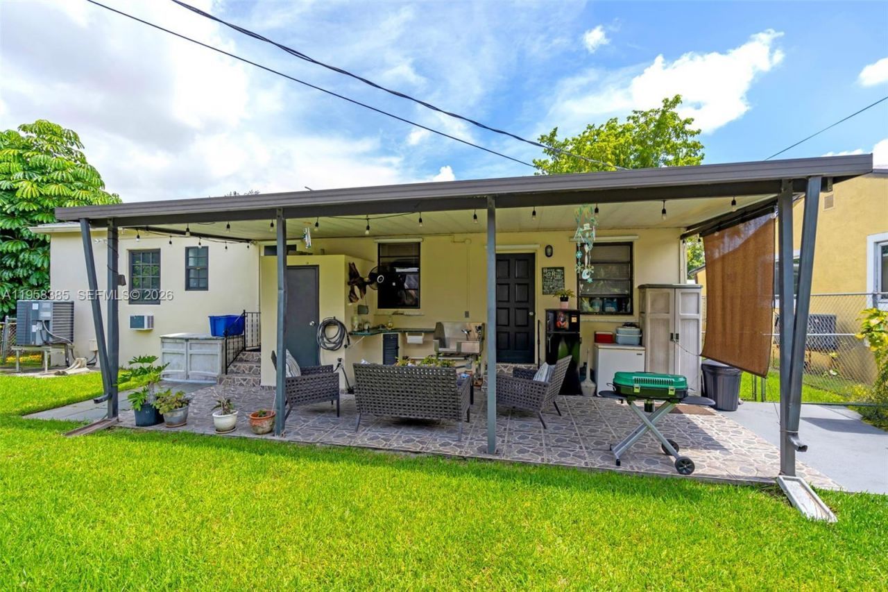 249 Carlisle Dr, Miami Springs, FL 33166 Photo