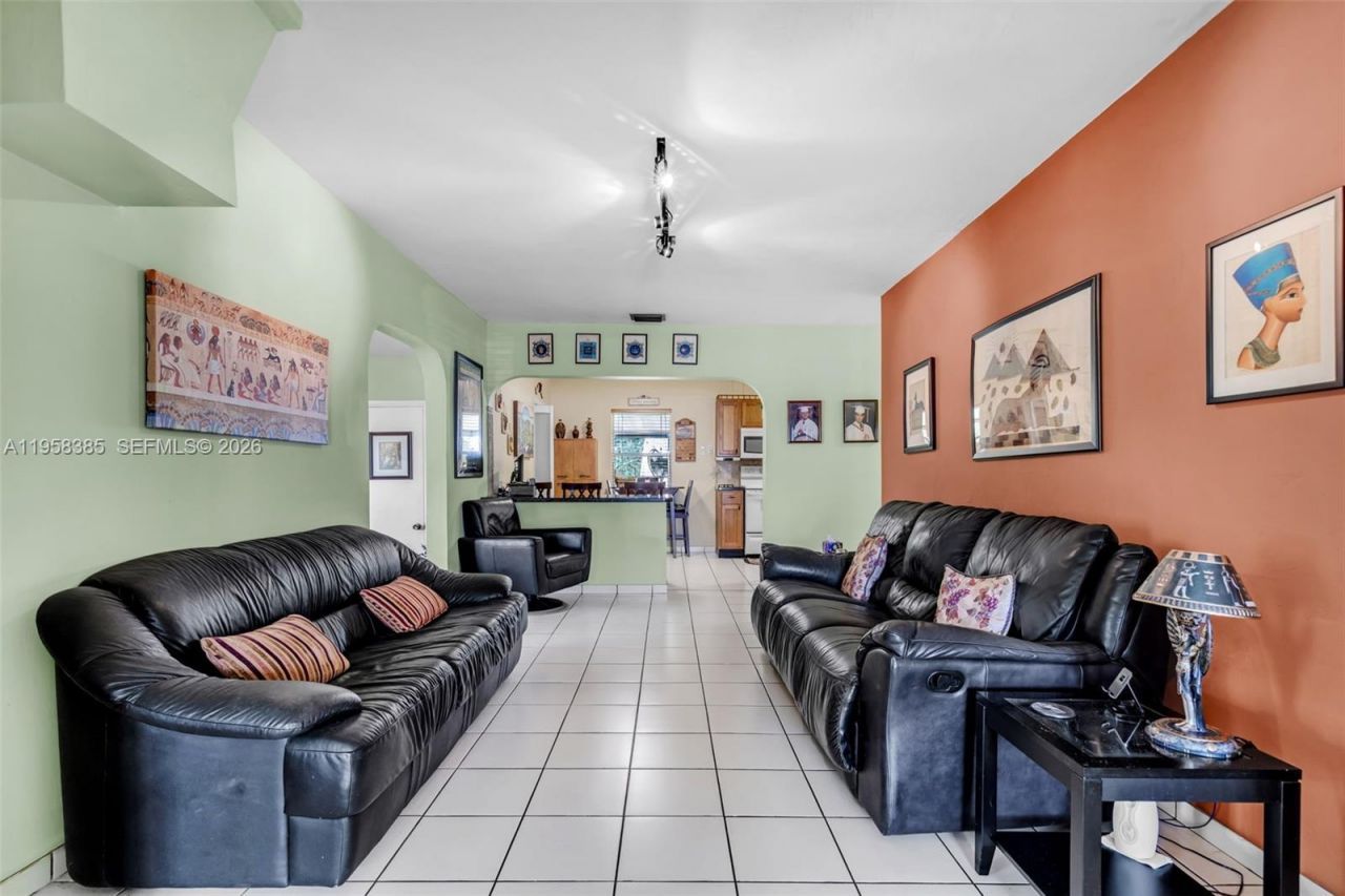 249 Carlisle Dr, Miami Springs, FL 33166 Photo