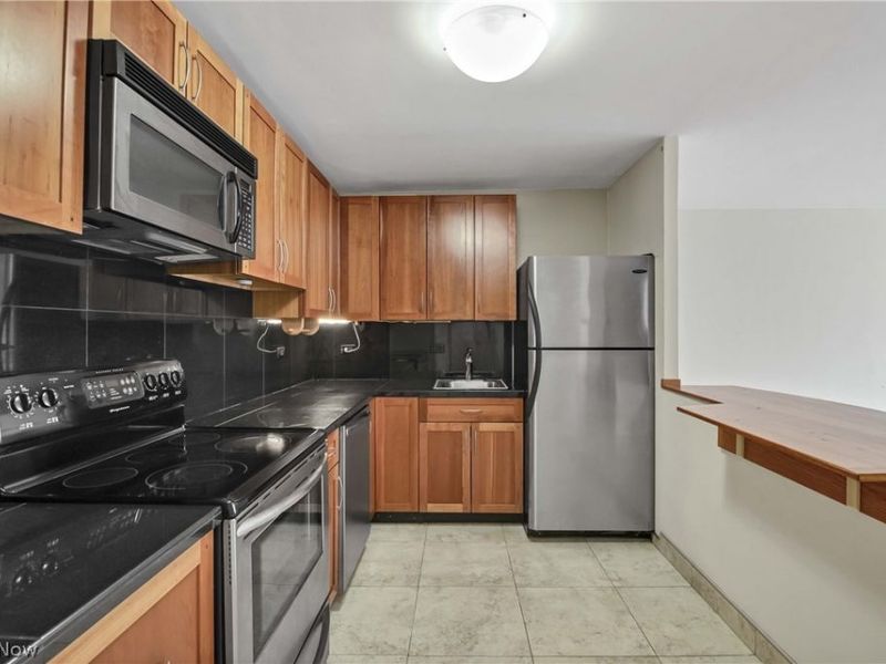 12700 Lake Avenue, Unit 1408, Lakewood, OH 44107 Photo 3