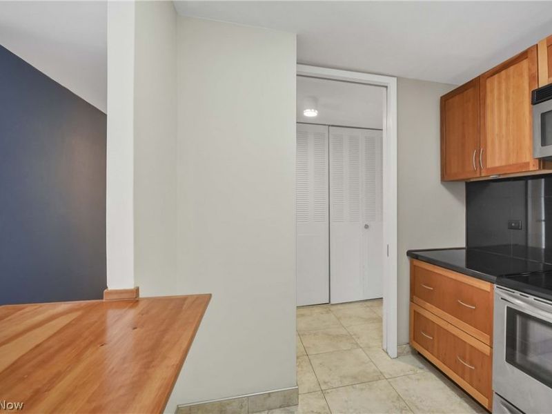 12700 Lake Avenue, Unit 1408, Lakewood, OH 44107 Photo 7