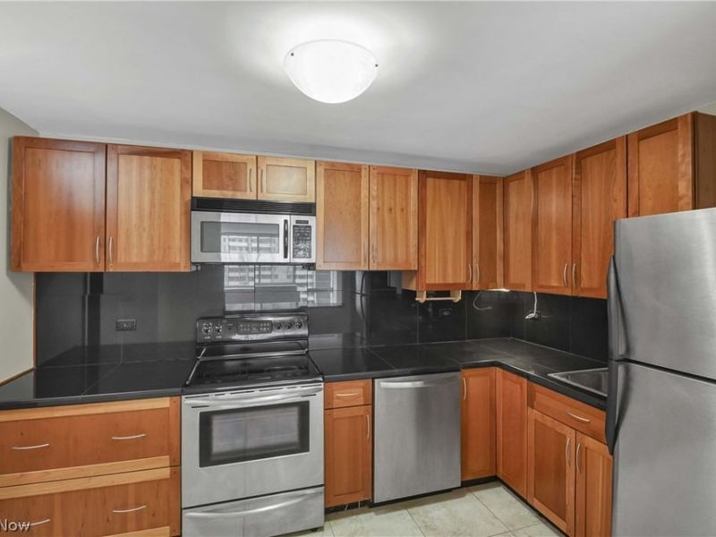 12700 Lake Avenue, Unit 1408, Lakewood, OH 44107 Photo 8