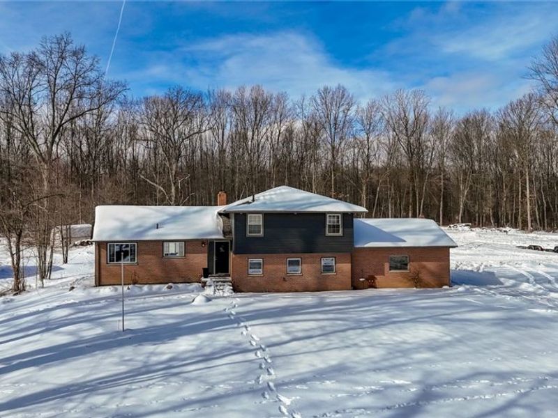 5766 Weaver Road, Akron, OH 44319 Photo 2