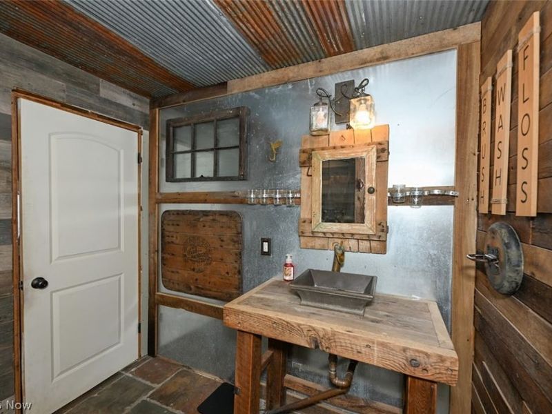 5766 Weaver Road, Akron, OH 44319 Photo 24