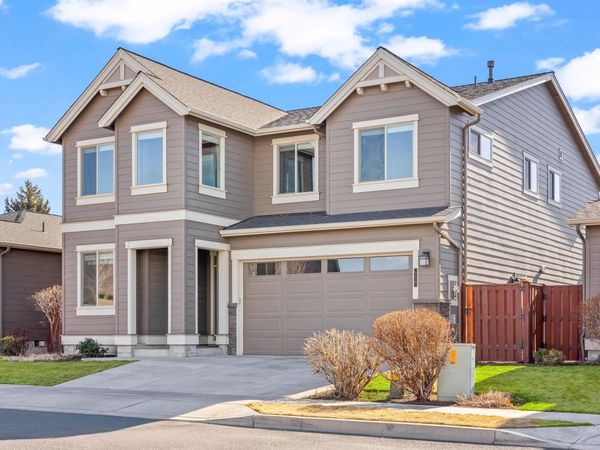 950 NE Steins Pillar Drive, Prineville, OR 97754