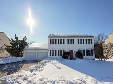 2124 SOUTHPOINT DRIVE, HUMMELSTOWN, PA 17036