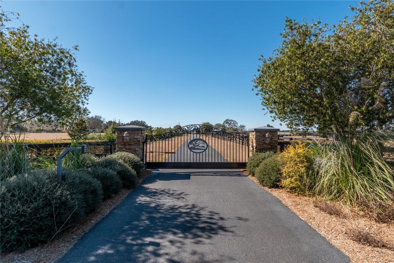 12610 NW Gainesville Road, Reddick, FL 32686 Photo