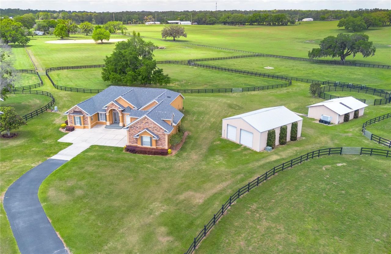 12610 NW Gainesville Road, Reddick, FL 32686 Photo