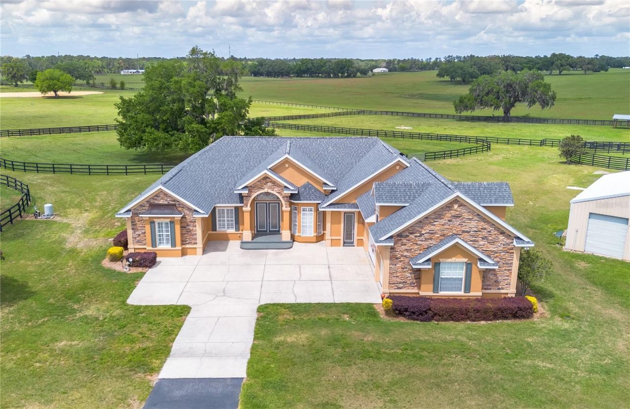 12610 NW Gainesville Road, Reddick, FL 32686 Photo